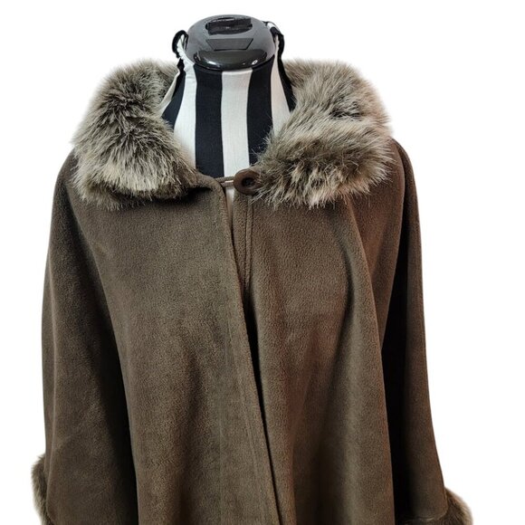 Parkhurst Desmona Cape Faux Fur Trim Brown Fleece Button Closure One Size - Picture 6 of 8